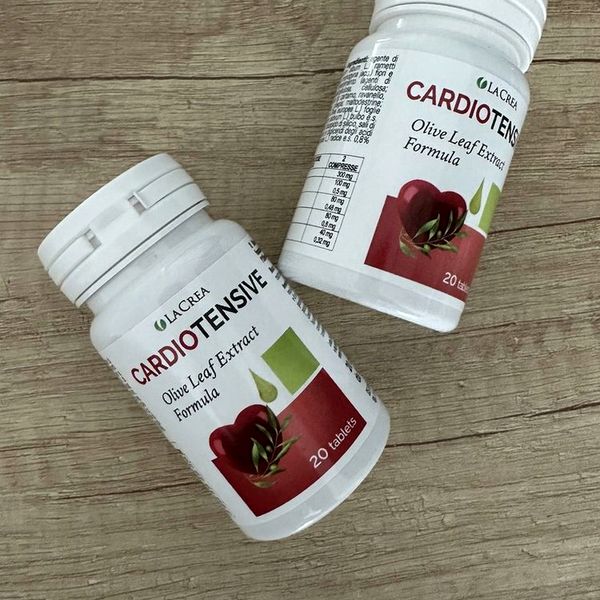 Due flaconi bianchi di Cardiotensive da 20 compresse