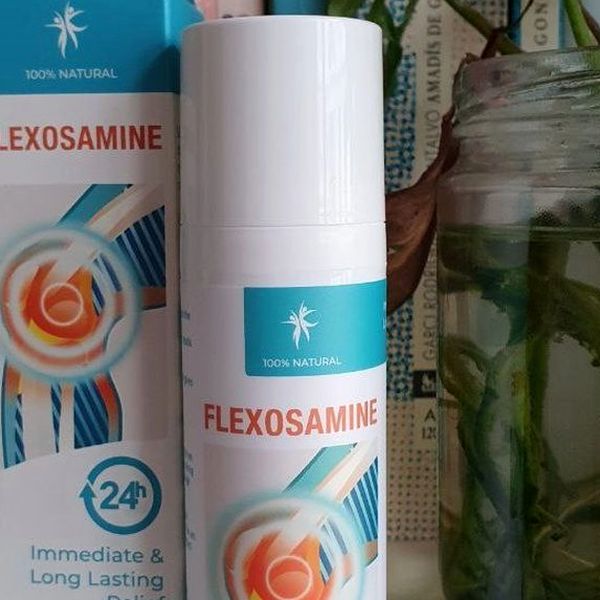 Flacone bianco di Flexosamine Gel con dosatore accanto alla scatola