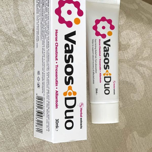Scatola e tubo bianchi di Vasos Duo da 30 ml